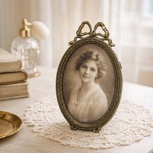 Vtg Brass Oval Picture Frame Ribbon Bow Action Made in Italy Hollywood Regency